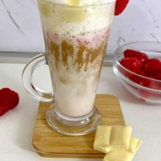white chocolate strawberry latte