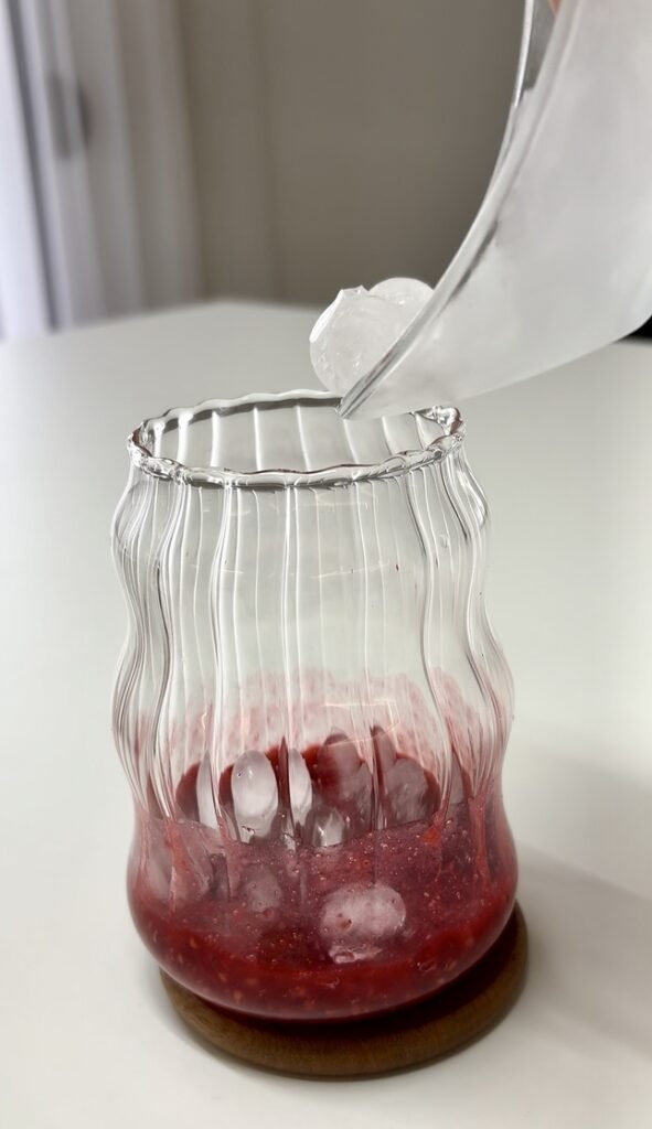 iced raspberry matcha latte recipe