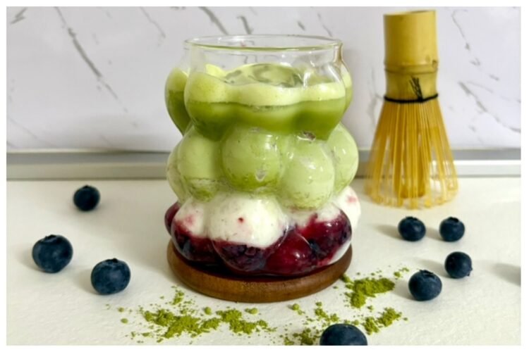 Iced blueberry matcha latte recipe
