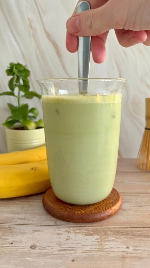 iced banana bread matcha latte (2)