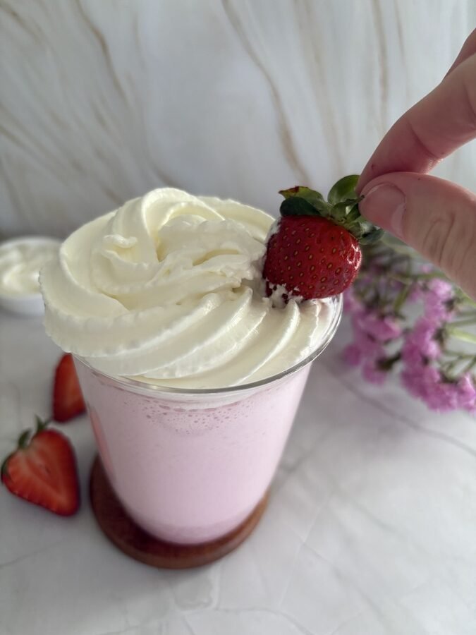 strawberry creme frappuccino recipe