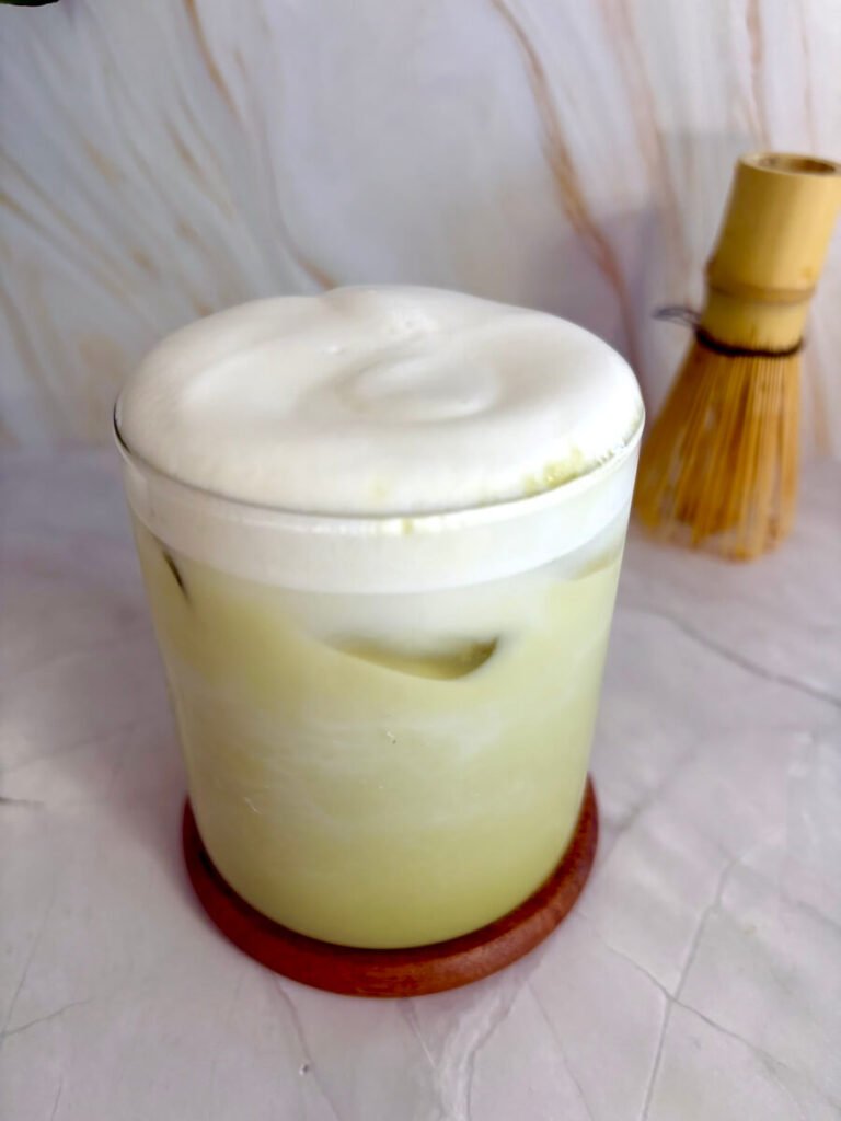 iced vanilla matcha latte 