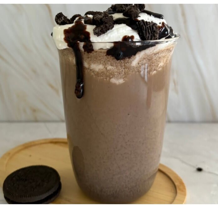 Mocha Cookie Crumble Frappuccino (Starbucks Copycat)