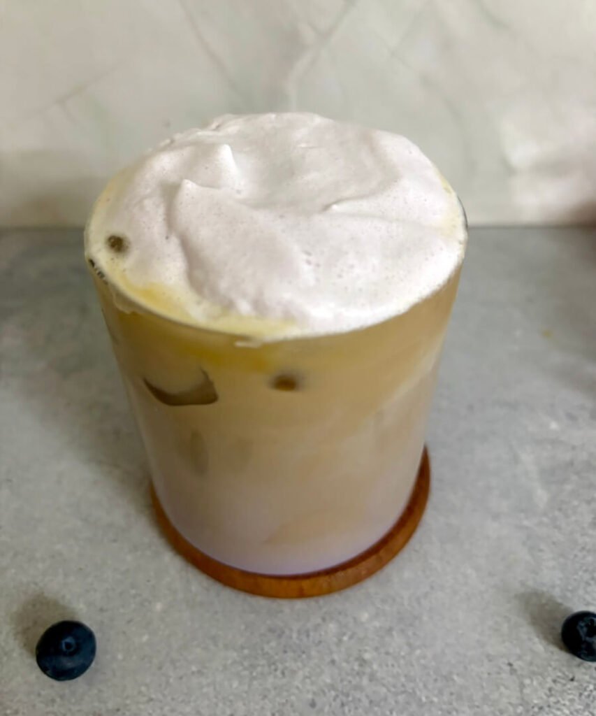 iced blueberry latte 