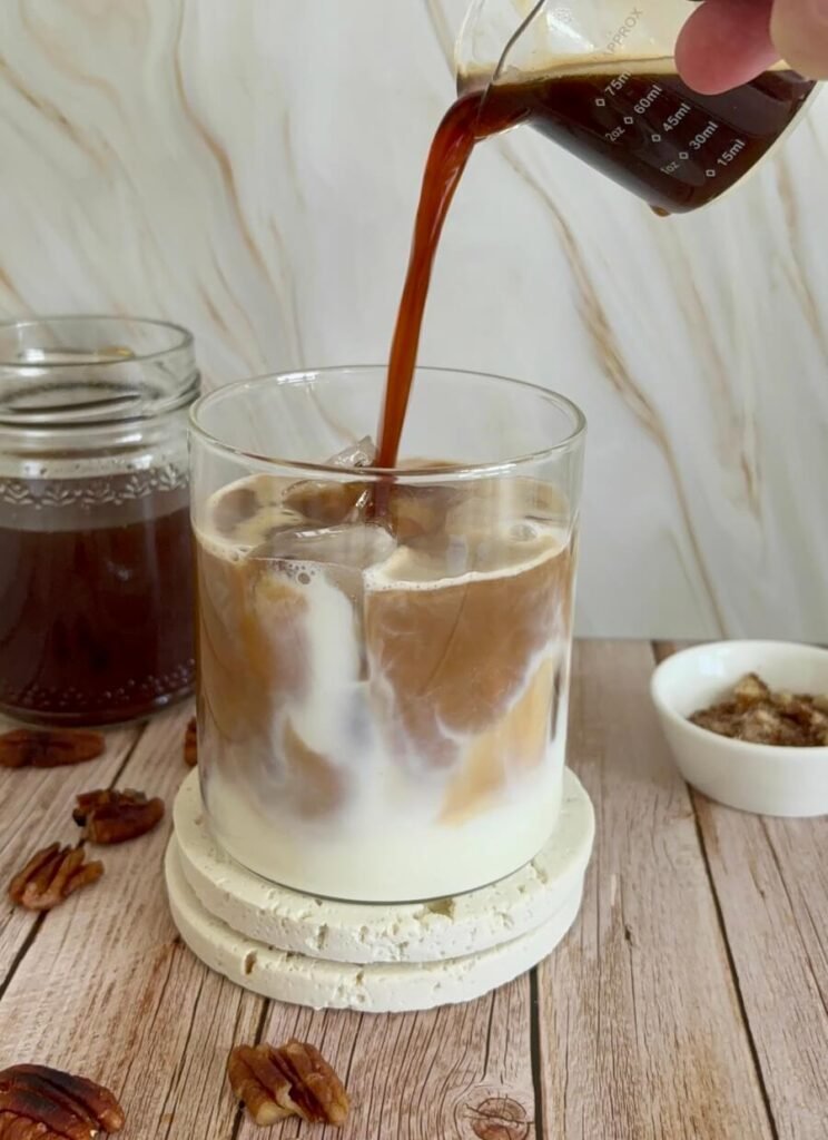 iced pecan crunch oatmilk latte starbucks copycat