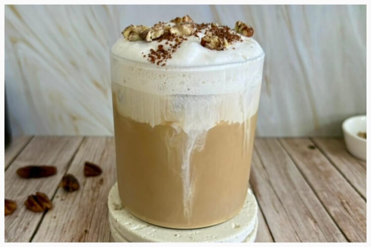 iced pecan crunch oatmilk latte starbucks copycat